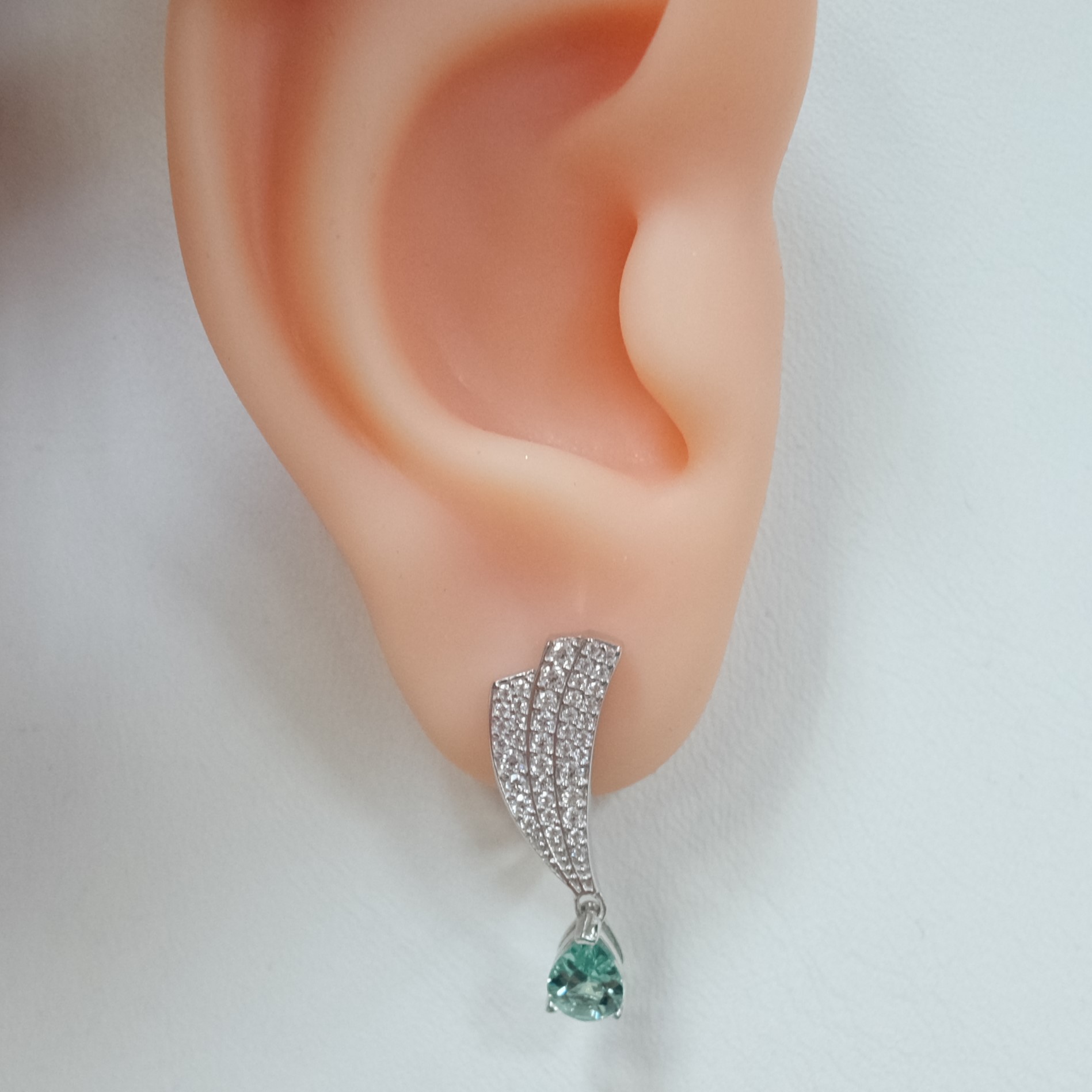 Серебряные серьги с апатитами